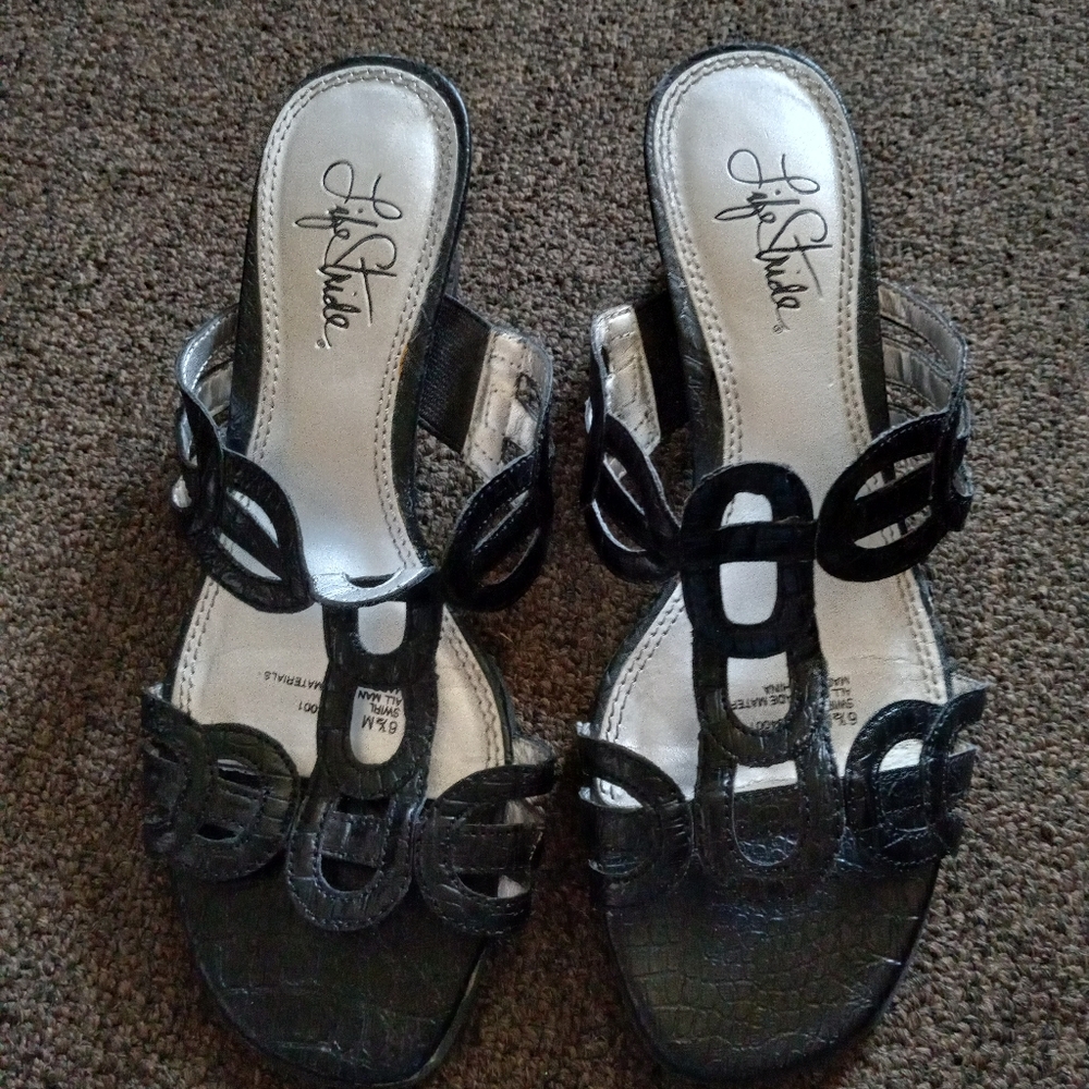 Life Stride Black Open-Toe Sandals